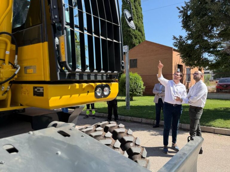 Nueva excavadora hidráulica de la Diputación de Albacete