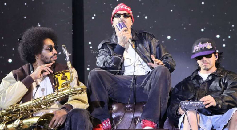 Mike Bahía conmovido por el cariño que recibió de sus fans peruanos en el 'Show de Moda'