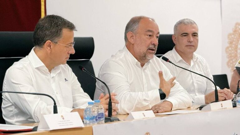 Fotografía del diputado José Antonio Calvo Requena durante su intervención en el curso de verano de la UCLM en Albacete.