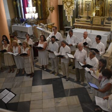 El Coro de Arquitectos de Madrid ilumina la Ermita de Ntra. Sra. de la Piedad de Quintanar de la Orden con un emotivo recital - SURCO CLM, Diario digital